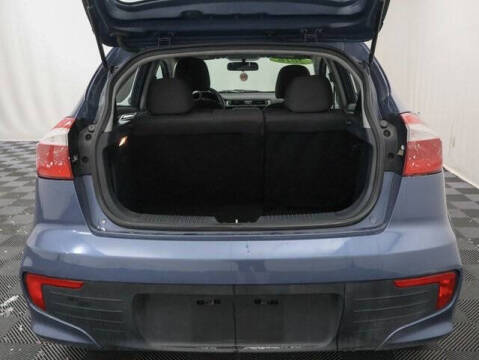 2016 Kia Rio 5-Door LX