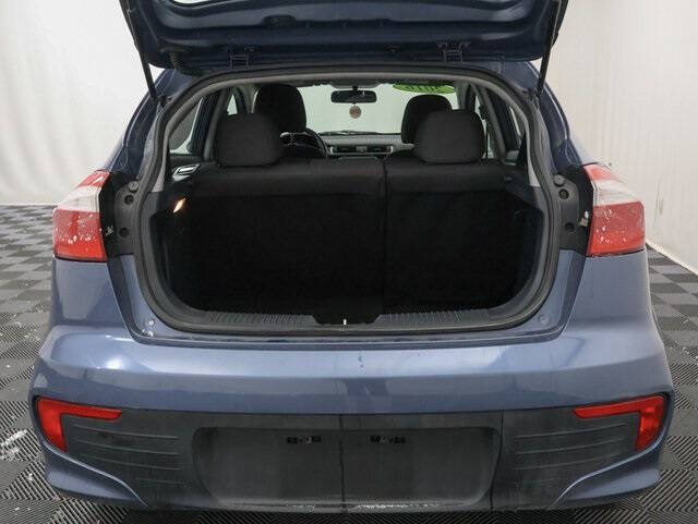 2016 Kia Rio 5-Door LX