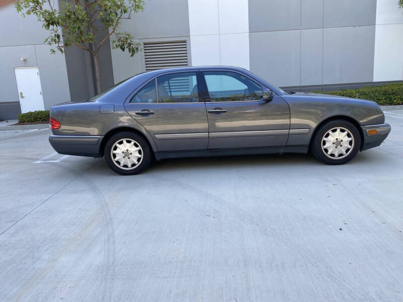 1996 Mercedes-Benz E-Class E 320