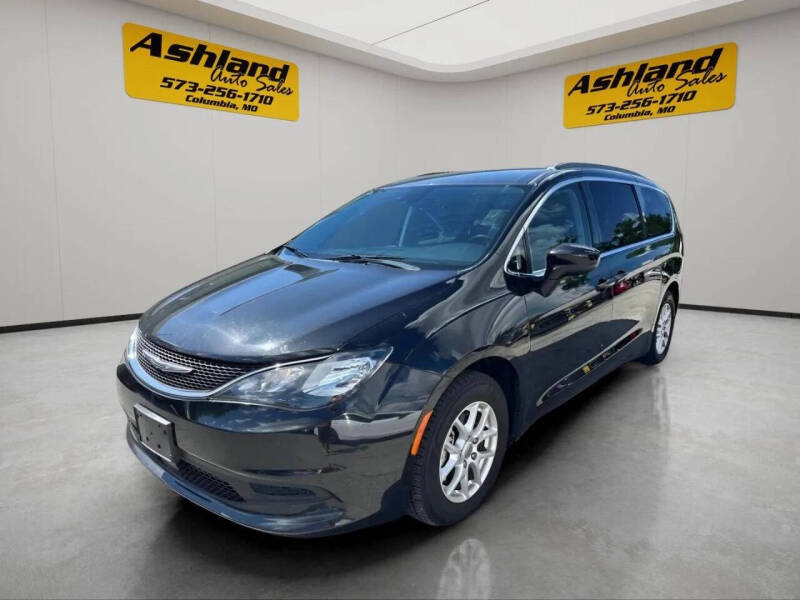 2021 Chrysler Voyager's photo