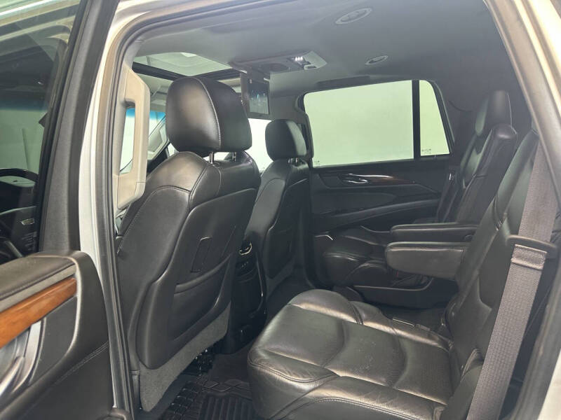 2017 Cadillac Escalade Luxury