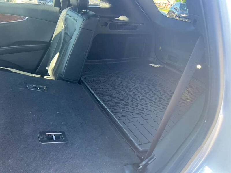 2019 Lincoln Nautilus Select