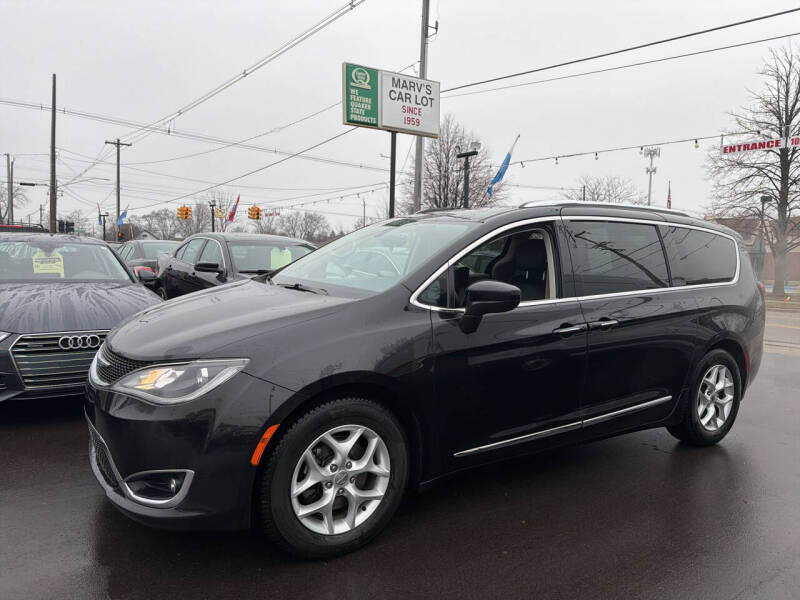 2017 Chrysler Pacifica Touring-L Plus