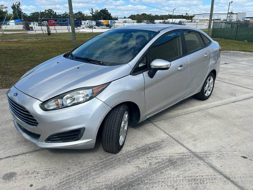 2014 Ford Fiesta SE photo 22