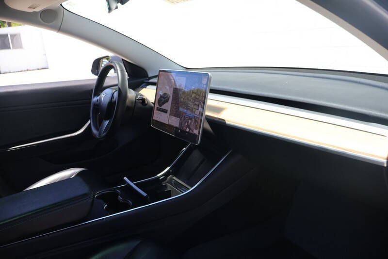 2019 Tesla Model 3 Standard Range Plus