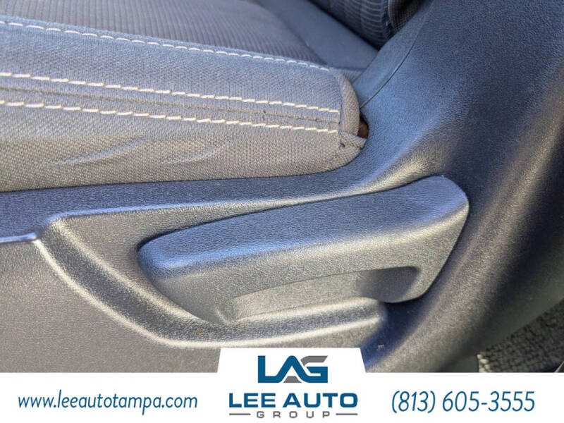 2023 Nissan Titan SV