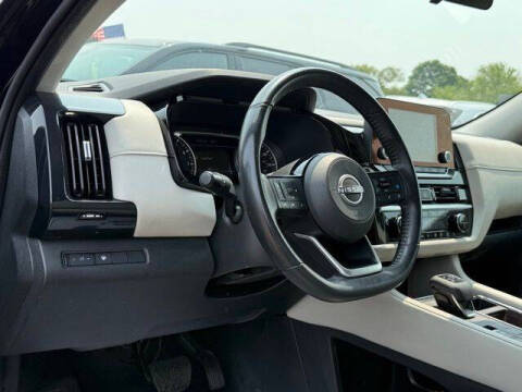 2022 Nissan Pathfinder SV