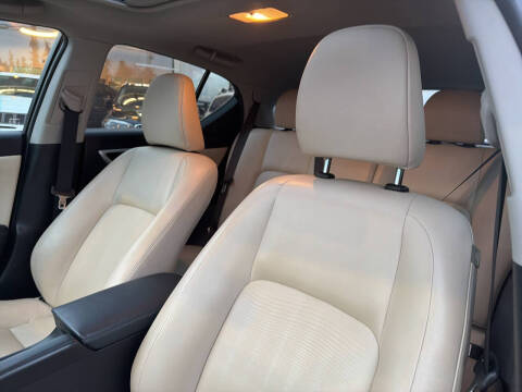 2011 Lexus CT 200h Premium