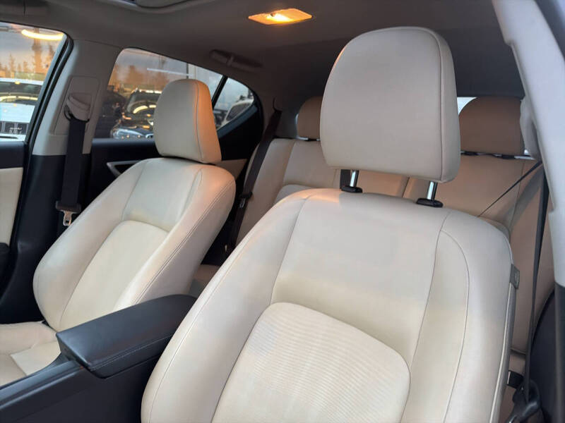 2011 Lexus CT 200h Premium