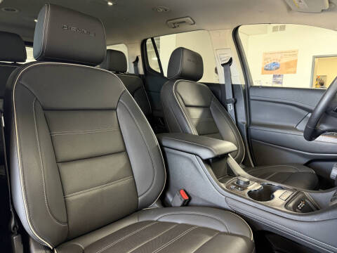 2022 GMC Acadia Denali