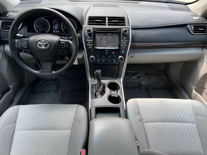 2017 Toyota Camry LE