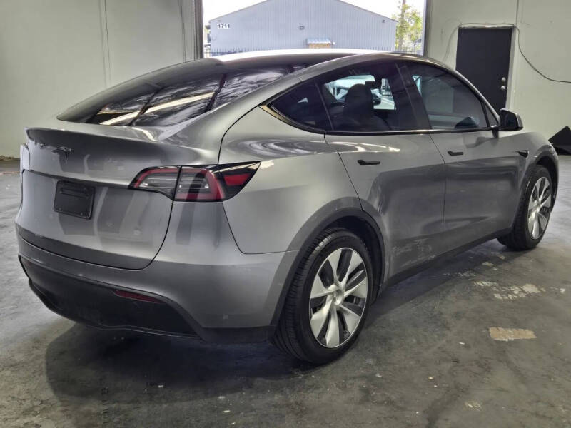 2024 Tesla Model Y Long Range