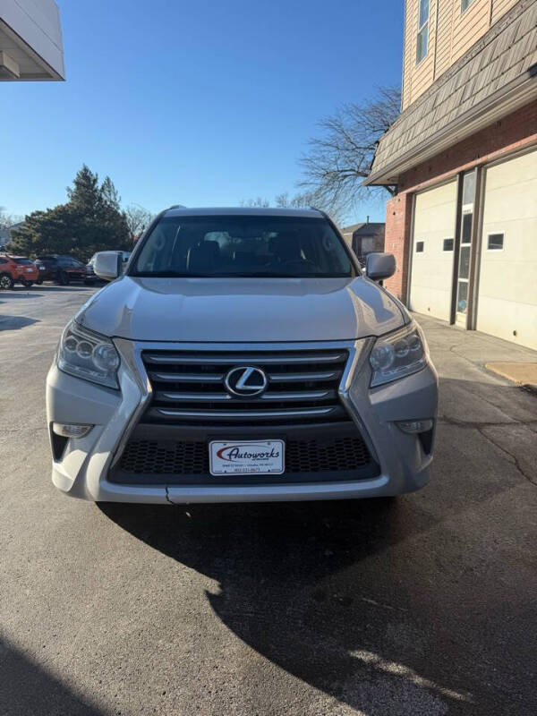 2014 Lexus GX Base photo 2