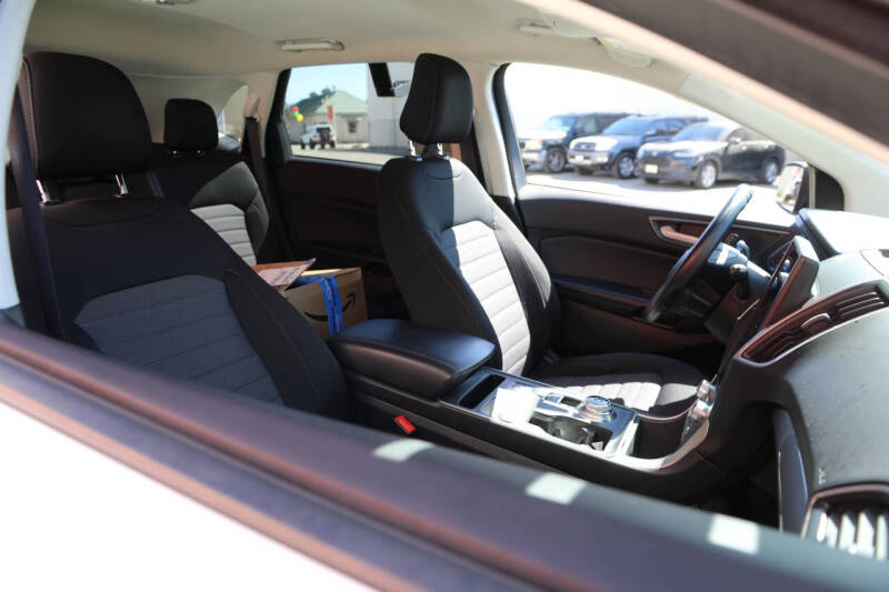 2023 Ford Edge SE