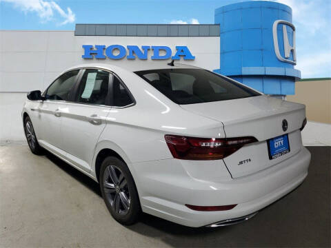 2019 Volkswagen Jetta R-Line