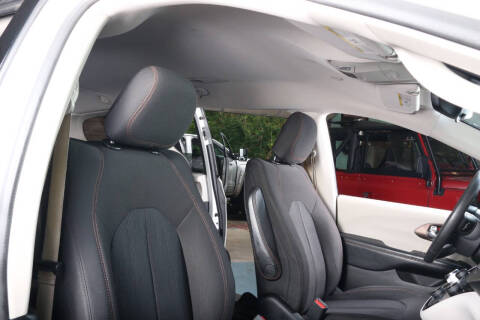 2017 Chrysler Pacifica LX