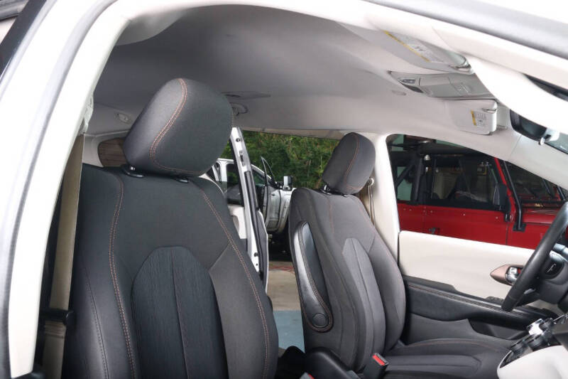 2017 Chrysler Pacifica LX