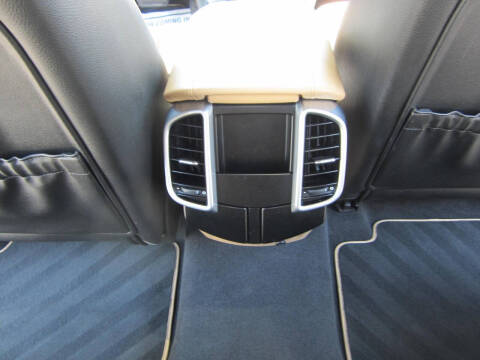 2014 Porsche Cayenne Platinum