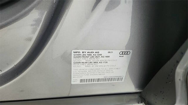 2022 Audi e-tron quattro Premium Plus