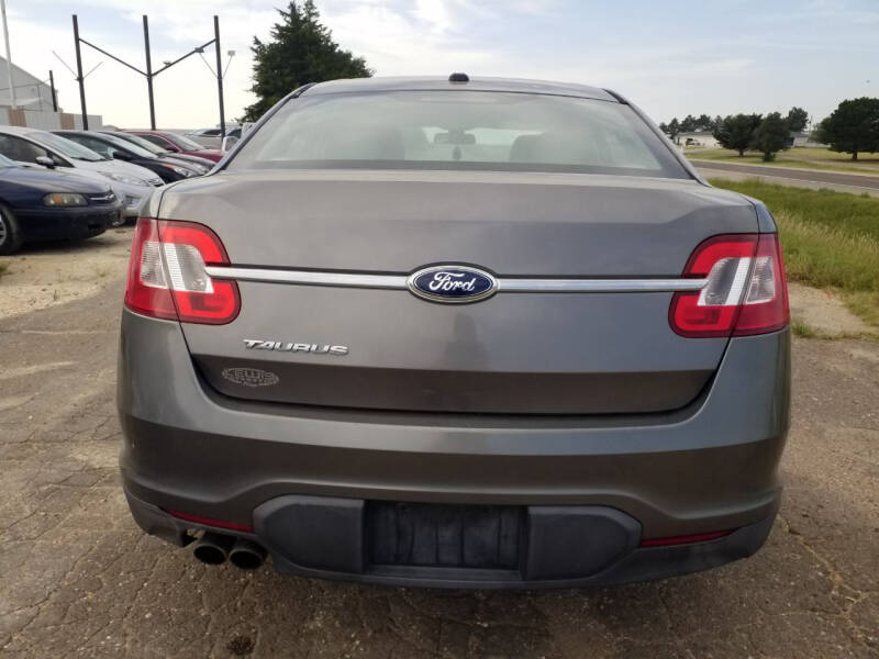 2012 Ford Taurus SE