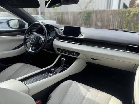 2018 Mazda MAZDA6 Signature