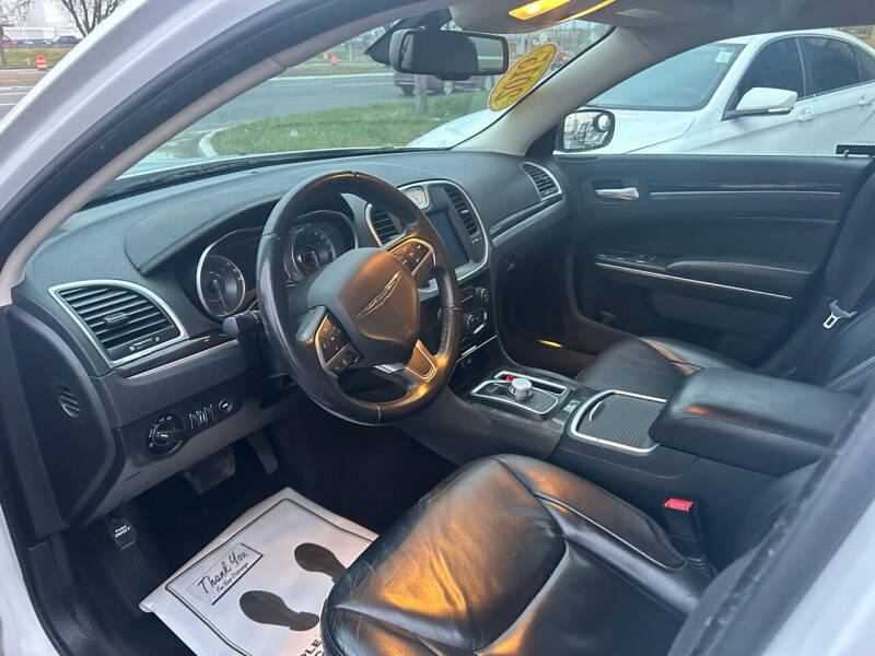 2015 Chrysler 300 Limited