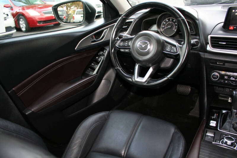 2018 Mazda MAZDA3 Touring