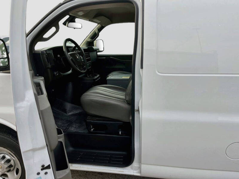2024 Chevrolet Express 2500