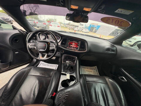 2015 Dodge Challenger SXT Plus