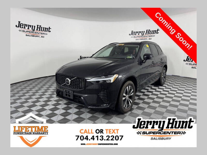 2024 Volvo XC60 B5 Core Dark Theme