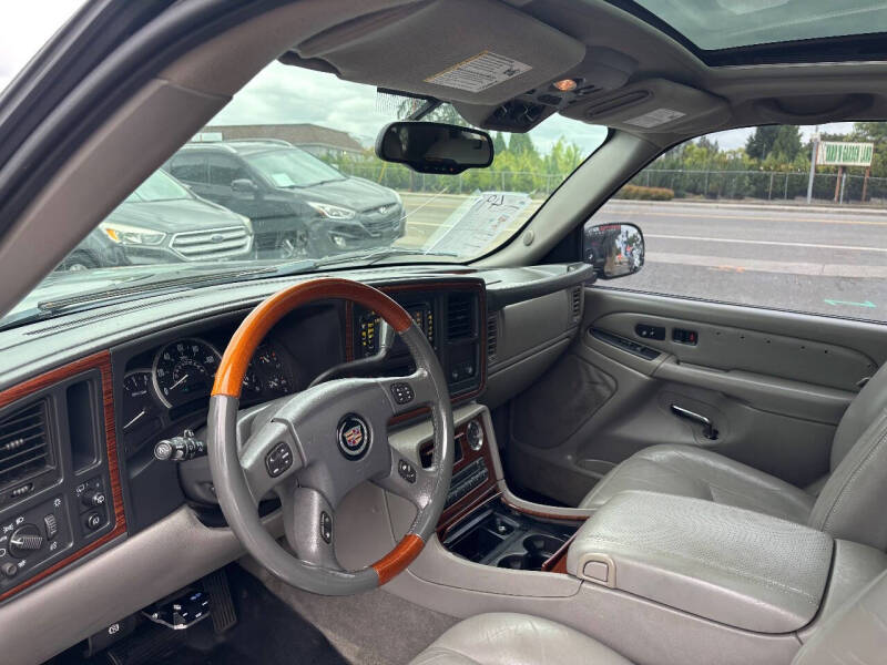 2004 Cadillac Escalade