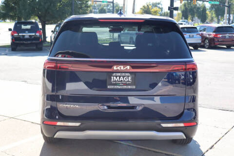 2024 Kia Carnival LX