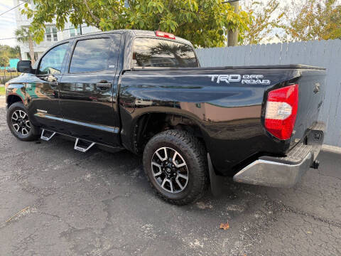 2015 Toyota Tundra SR5