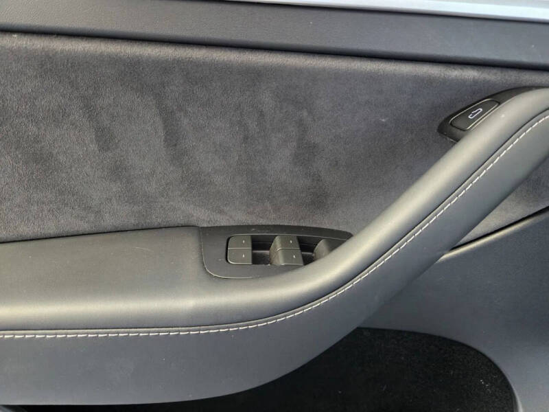 2024 Tesla Model Y Performance