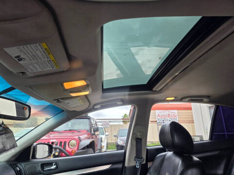 2011 Infiniti G25 Sedan Journey