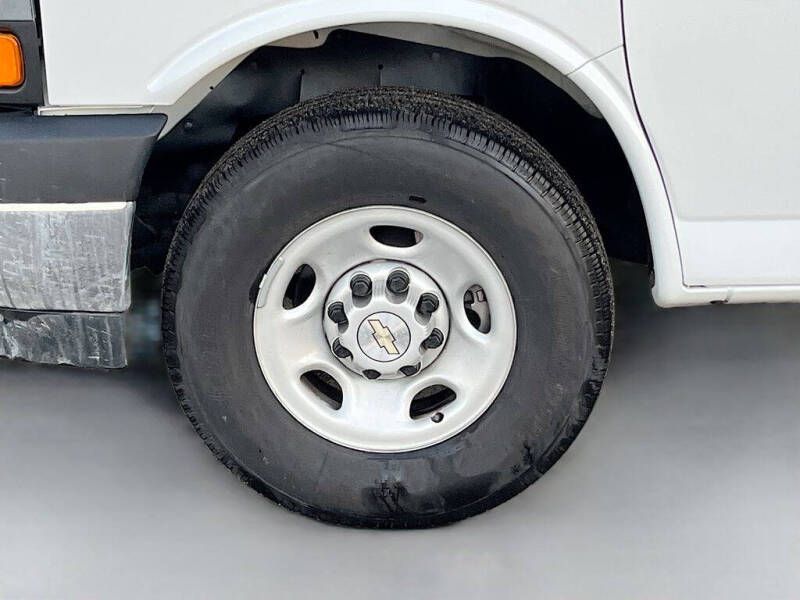 2025 Chevrolet Express 2500