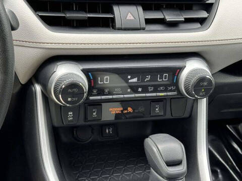 2019 Toyota RAV4 Hybrid XLE