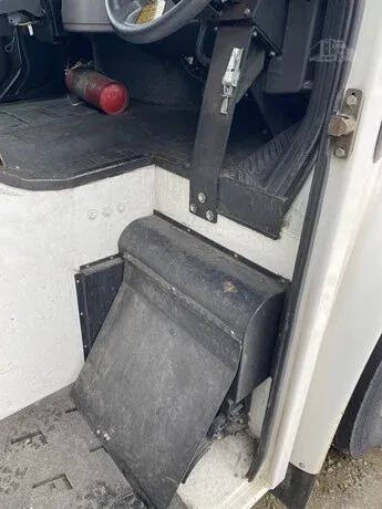 2015 Freightliner M2 106
