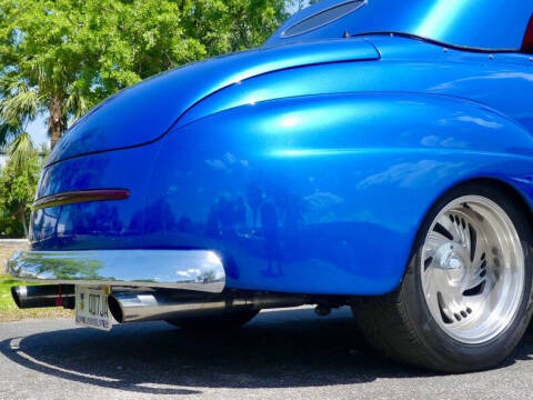 1948 Ford Super Deluxe