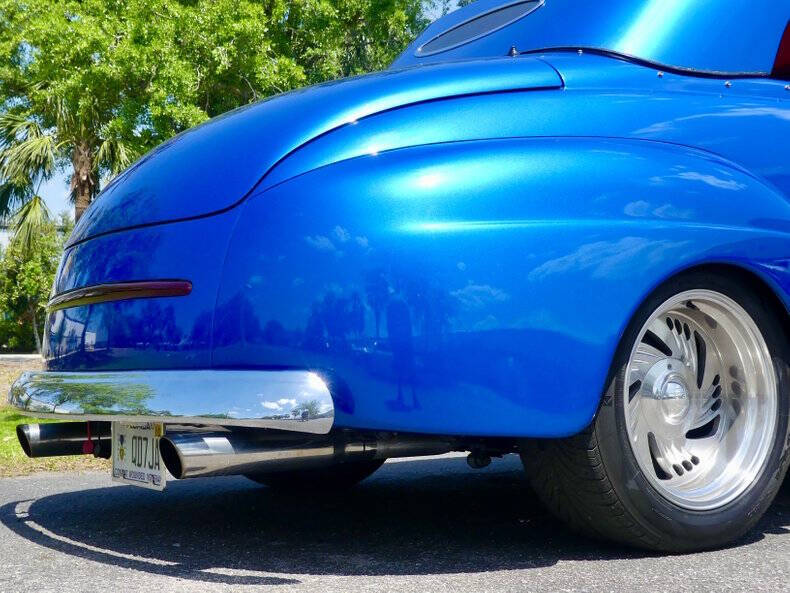 1948 Ford Super Deluxe