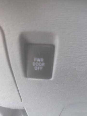2012 Toyota Sienna SE 8-Passenger