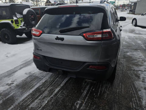 2017 Jeep Cherokee Sport
