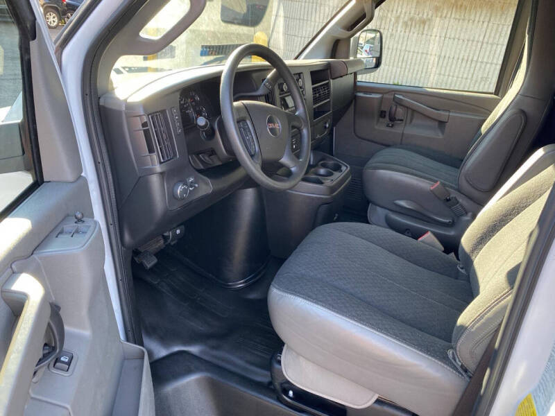2025 GMC Savana 2500