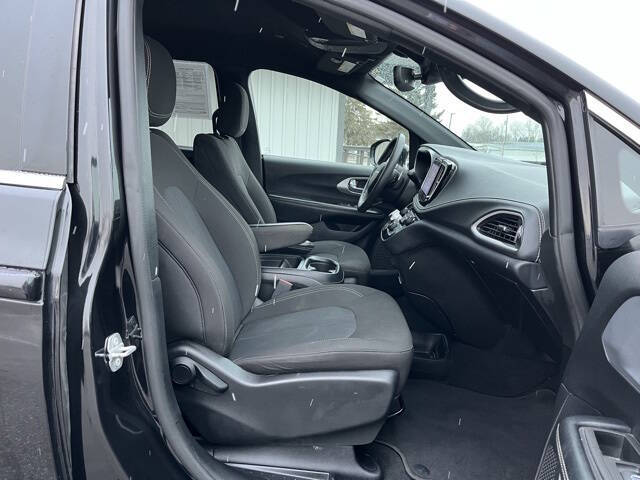 2022 Chrysler Pacifica Touring