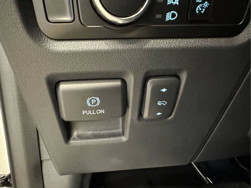 2023 Ford F-150 Lightning XLT