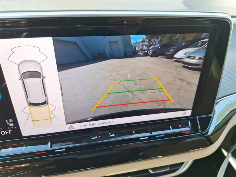 2026 Volkswagen Atlas Cross Sport SEL R-Line Black 4Motion