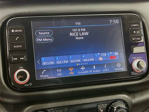 2022 Nissan Kicks SR