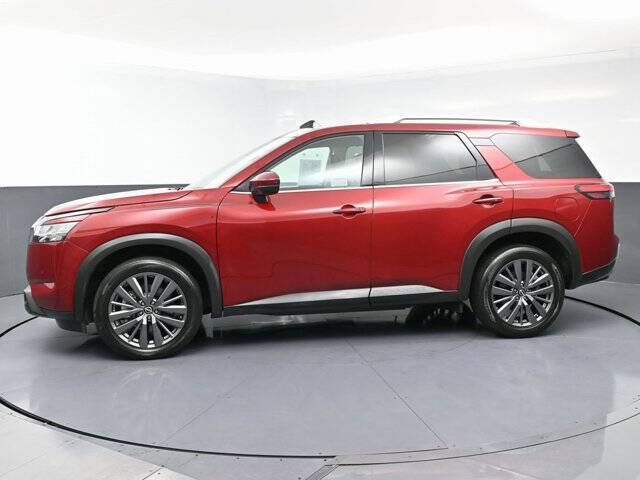 2023 Nissan Pathfinder SL