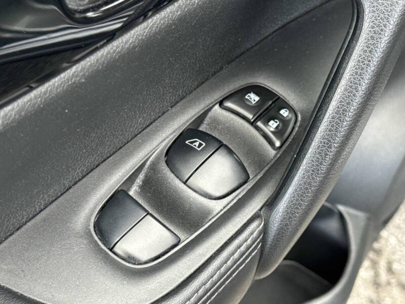 2022 Nissan Rogue Sport SV