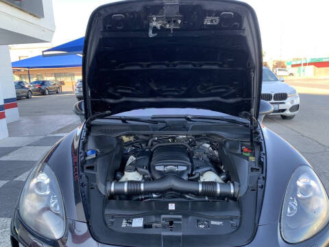 2014 Porsche Cayenne GTS